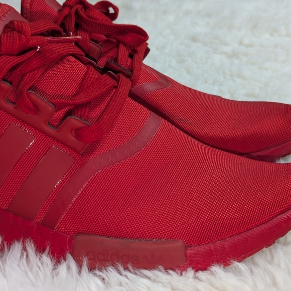 Adidas NMD R1 Men's Shoes Red-Scarlet FV9017 Triple Red Mens Sz 10 - Picture 3 of 10